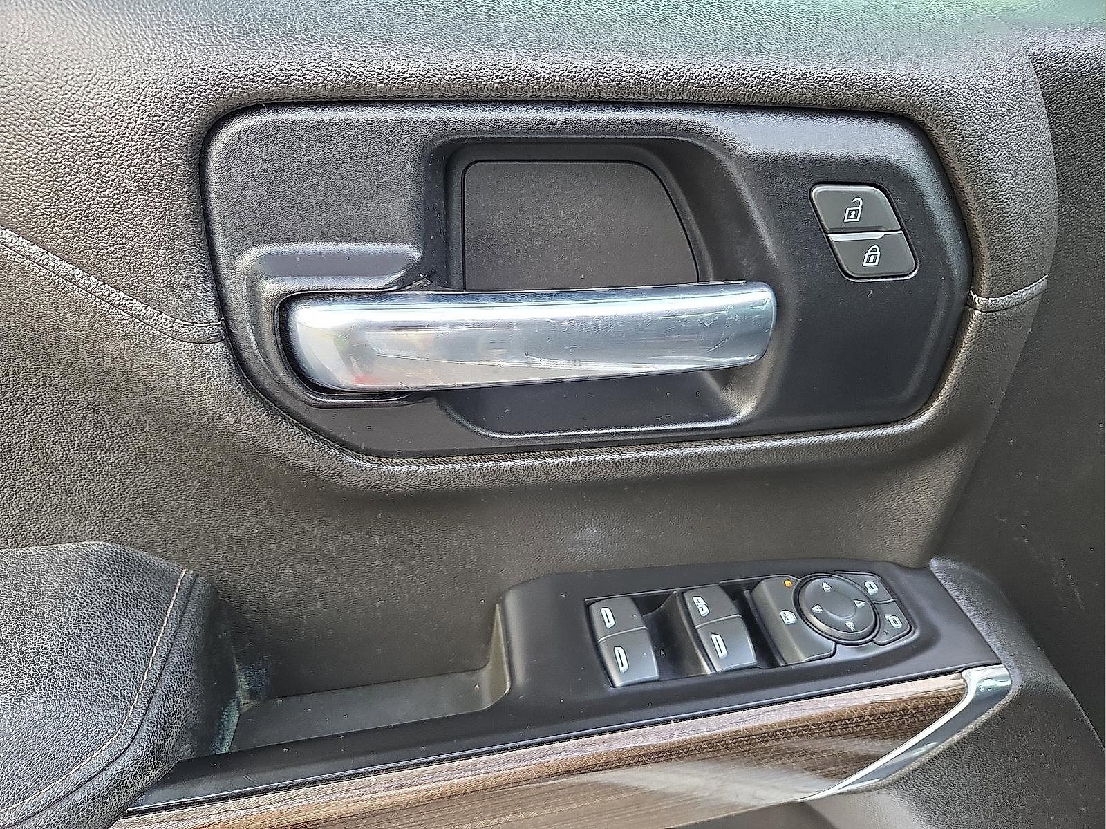 Used 2019 Chevrolet Silverado 1500 LT w/ Texas Edition image 13