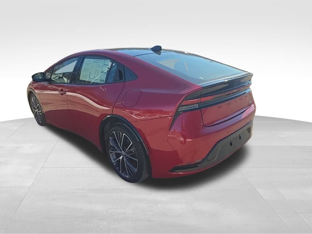 Used 2024 Toyota Prius XLE image 5