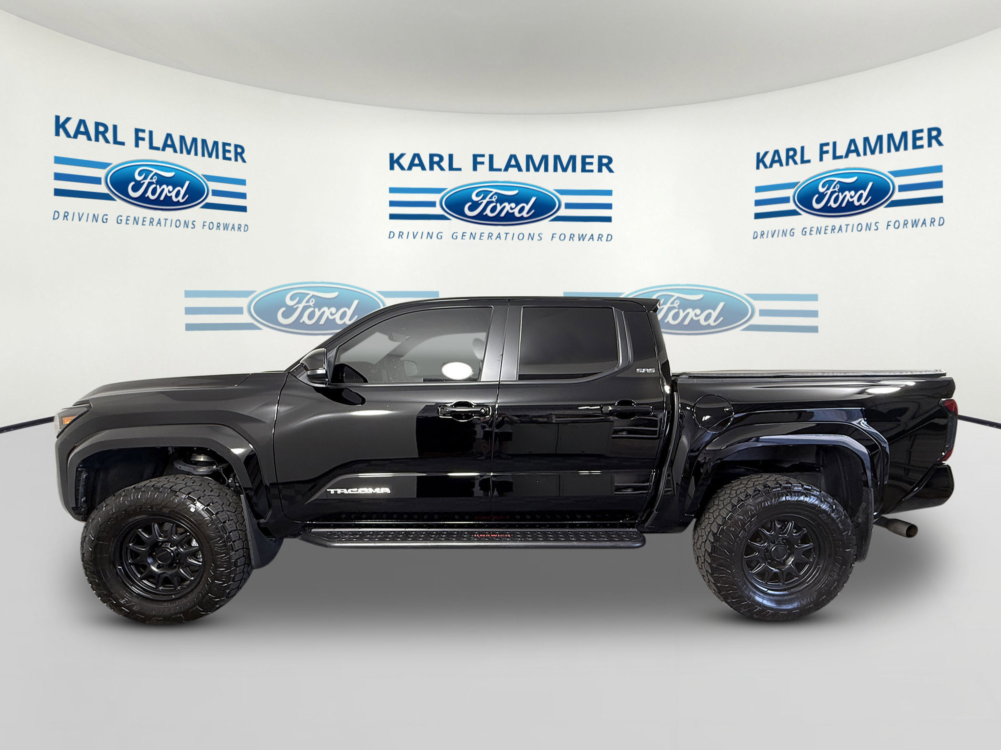 Used 2024 Toyota Tacoma SR5 w/ SR5 Upgrade Package AWD/4WD image 5