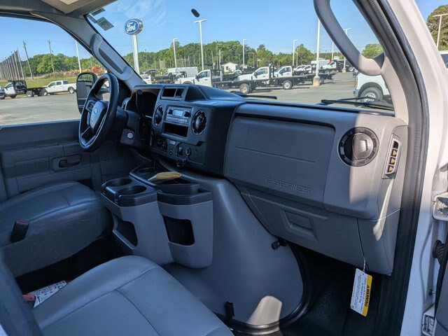 Certified 2024 Ford E-450 and Econoline 450 Super Duty w/ Power Windows & Locks Group RWD image 28
