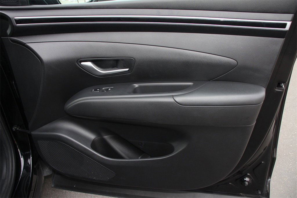 Used 2023 Hyundai Santa Cruz SE w/ Cargo Package image 28