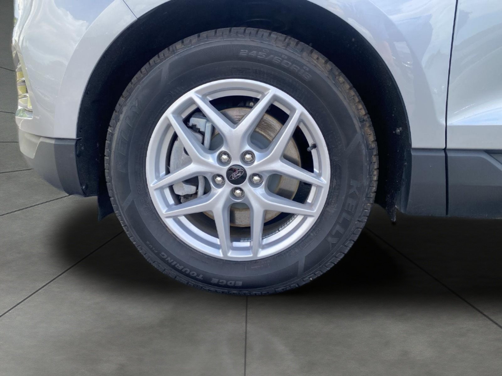 Certified 2024 Ford Edge SEL w/ Convenience Package AWD/4WD image 4