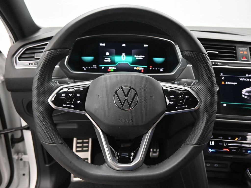 Used 2022 Volkswagen Tiguan SE R-Line image 39