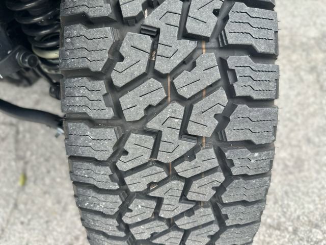 Used 2025 Jeep Gladiator Mojave image 11