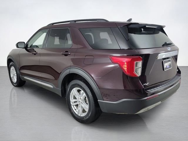 Certified 2023 Ford Explorer XLT w/ Equipment Group 202A AWD/4WD image 3