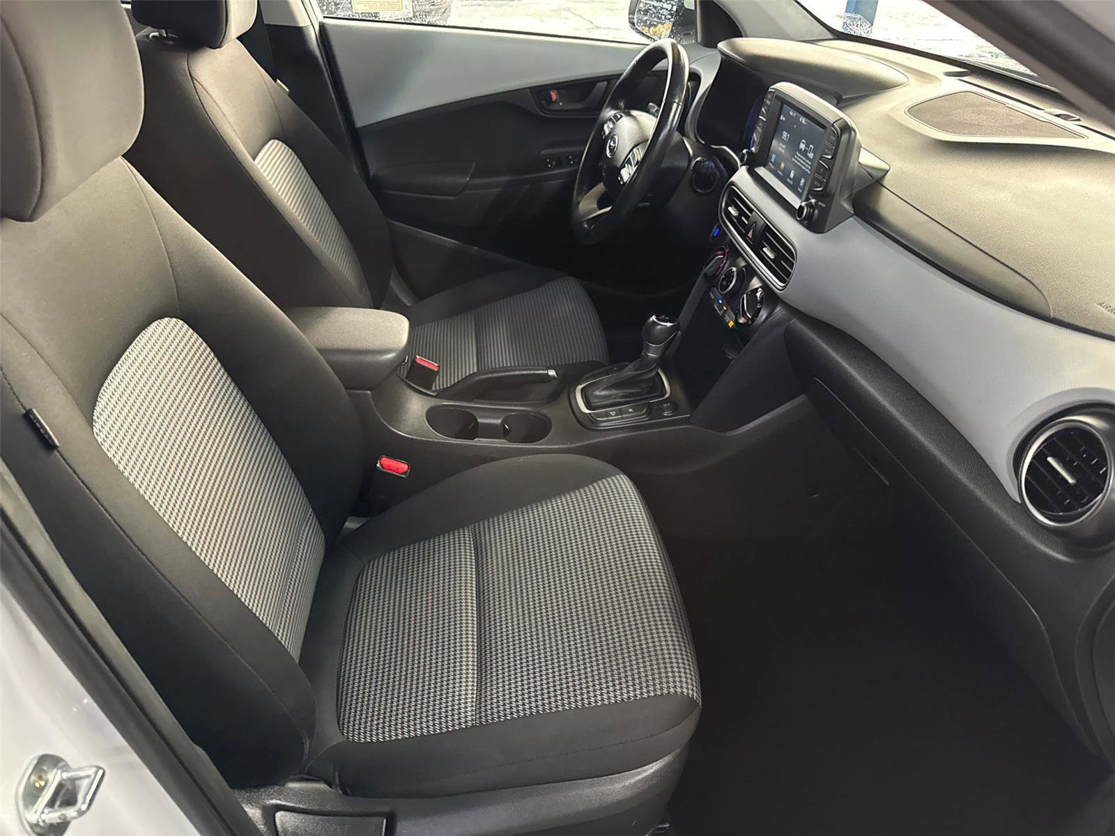 Used 2019 Hyundai Kona SEL w/ SEL Tech Package 02 image 16