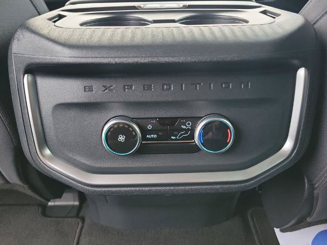 Certified 2025 Ford Expedition Active AWD/4WD image 12