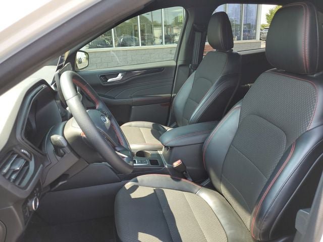 Certified 2024 Ford Escape ST-Line w/ Tech Pack #1 AWD/4WD image 5