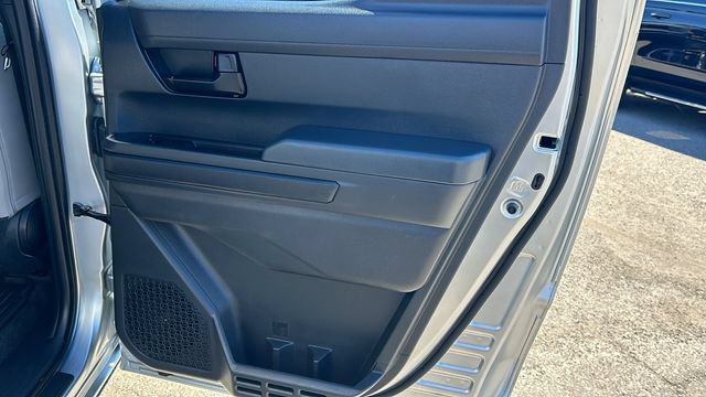 Used 2024 Toyota Tacoma SR5 AWD/4WD image 12