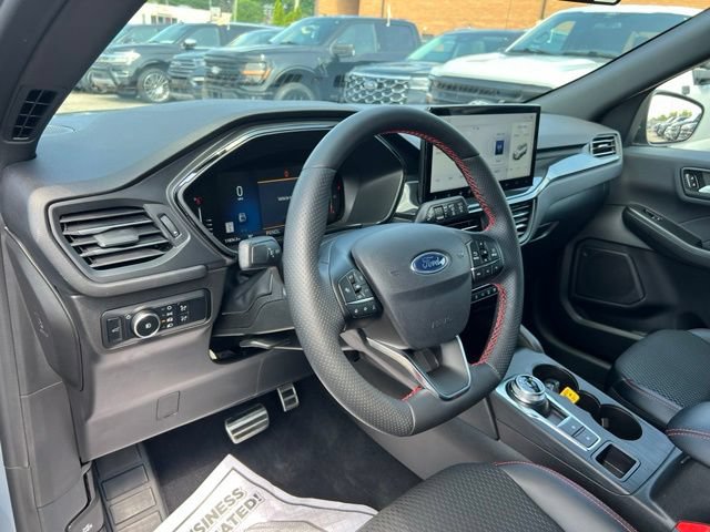 Certified 2024 Ford Escape ST-Line Select w/ Tech Pack #1 AWD/4WD image 7
