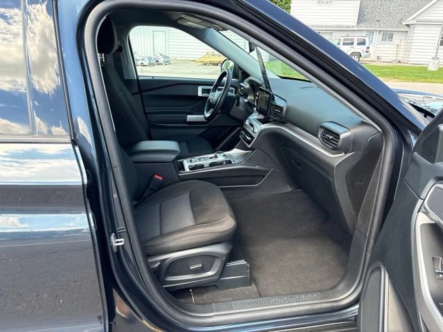 Certified 2024 Ford Explorer XLT AWD/4WD image 5