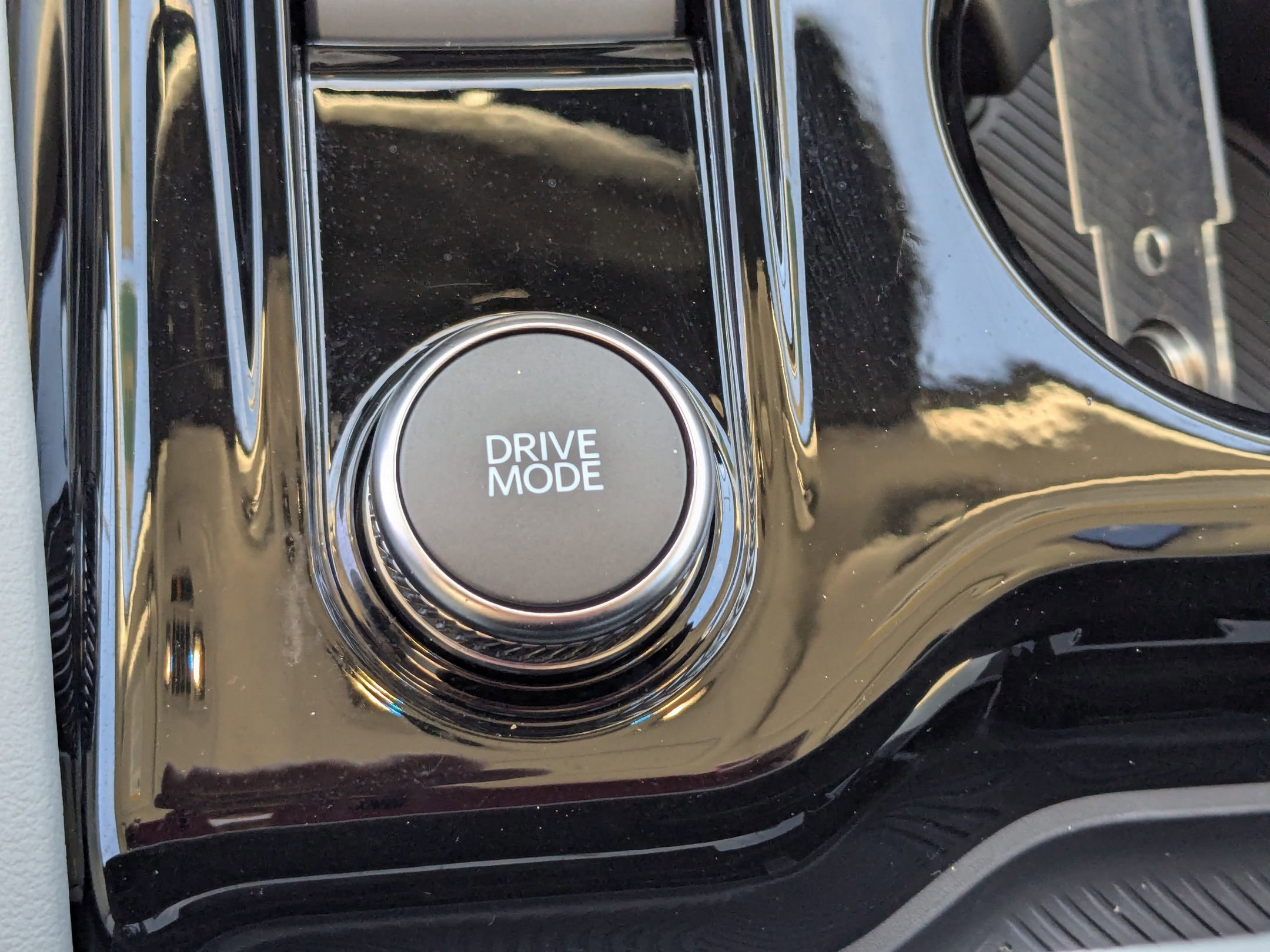 Certified 2025 Ford Explorer Platinum w/ LUX Leather Package image 32