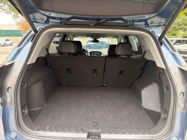 Used 2024 GMC Terrain SLT AWD/4WD image 16