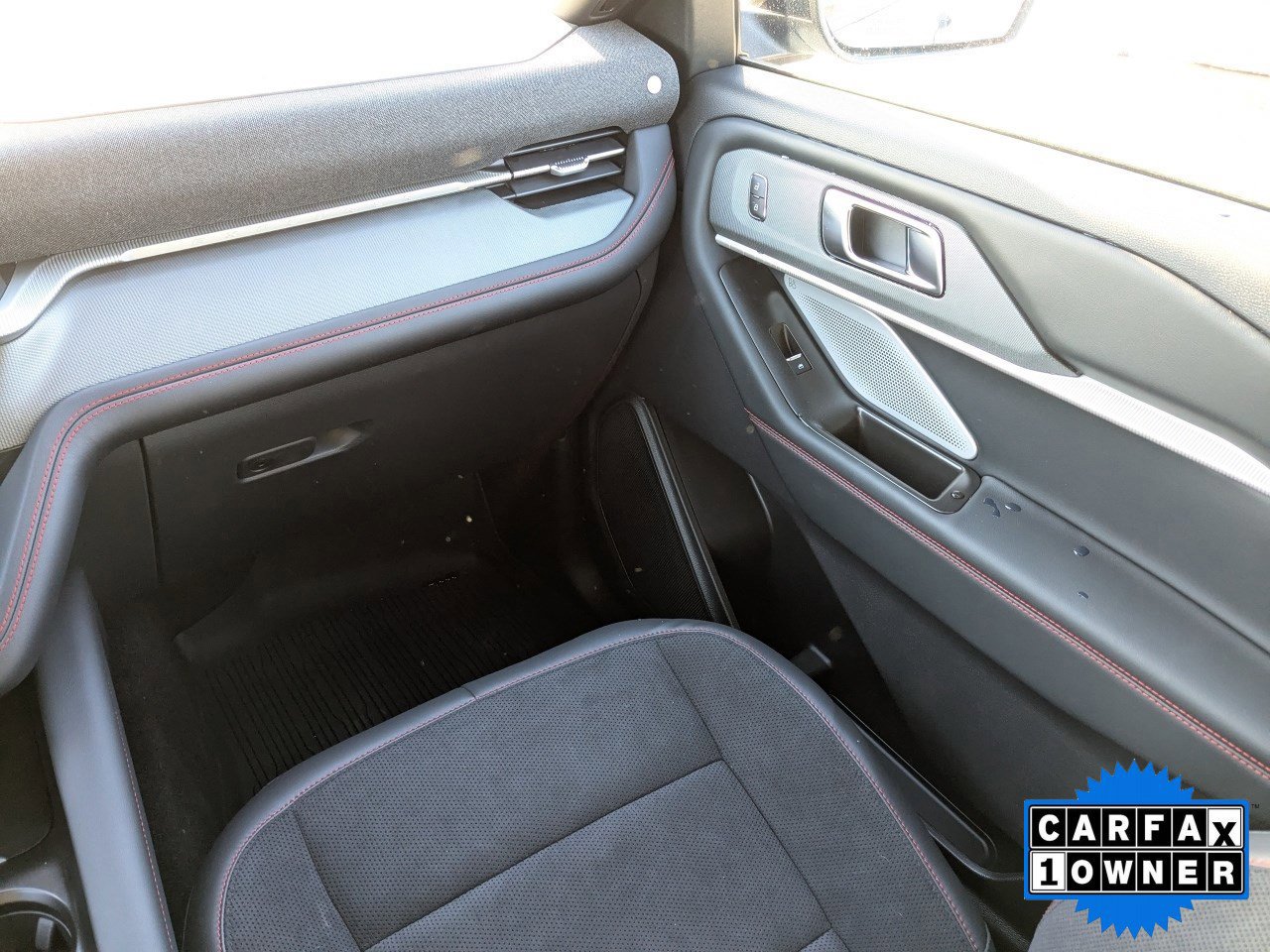 Certified 2025 Ford Explorer ST w/ Sun And Sound Package image 22