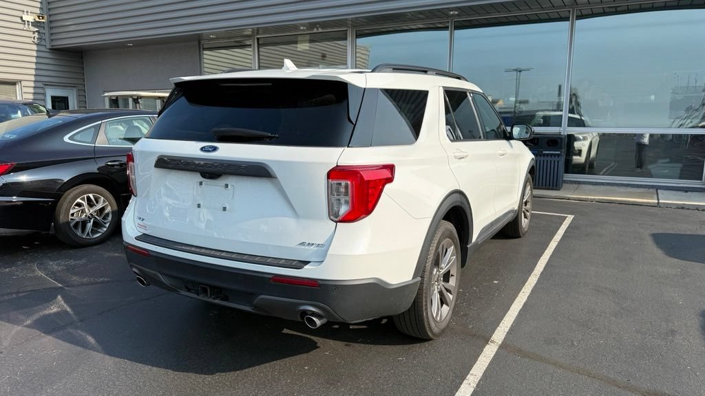 Certified 2023 Ford Explorer XLT w/ Equipment Group 202A AWD/4WD image 5