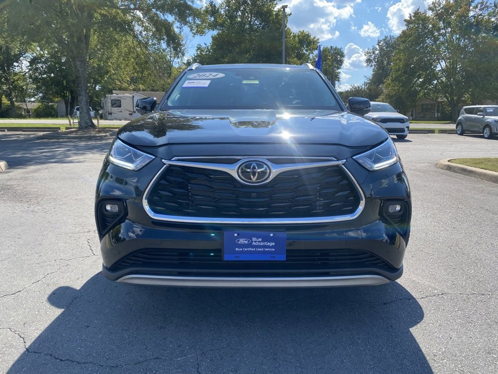 Used 2024 Toyota Highlander Platinum video 2
