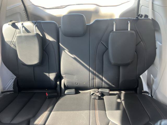 Used 2017 Chrysler Pacifica Touring-L Plus FWD image 11