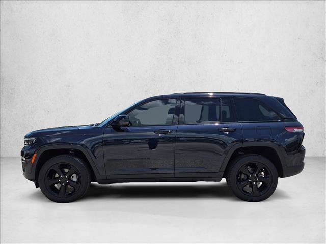 Used 2024 Jeep Grand Cherokee Limited w/ Black Appearance Package AWD/4WD image 8