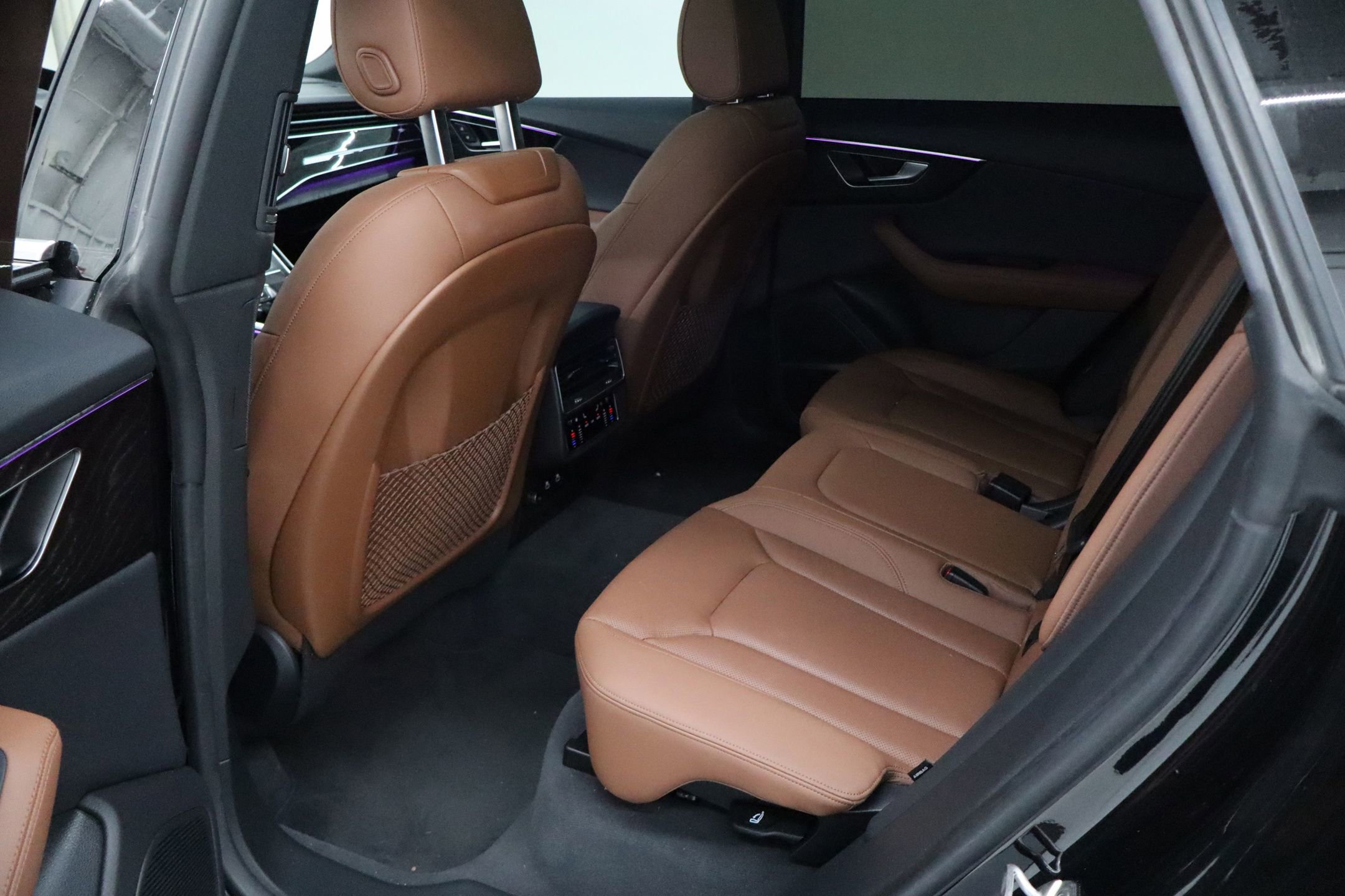 Used 2023 Audi Q8 Premium Plus w/ Premium Plus Package image 28