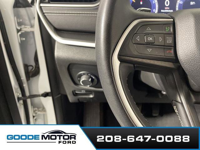 Used 2023 Jeep Grand Cherokee L Laredo image 14