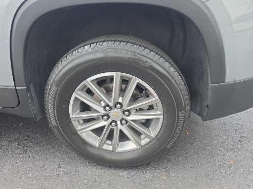 Used 2024 Chevrolet Traverse LT FWD image 21