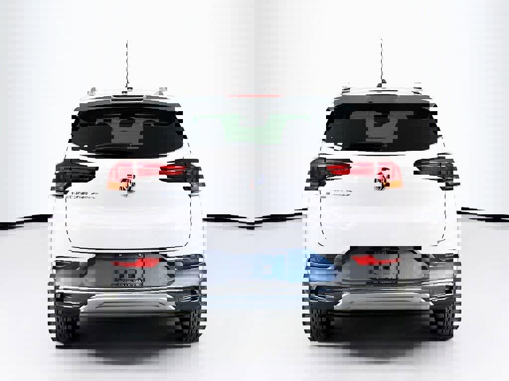 Used 2022 Buick Encore GX Essence w/ Experience Buick Package image 5