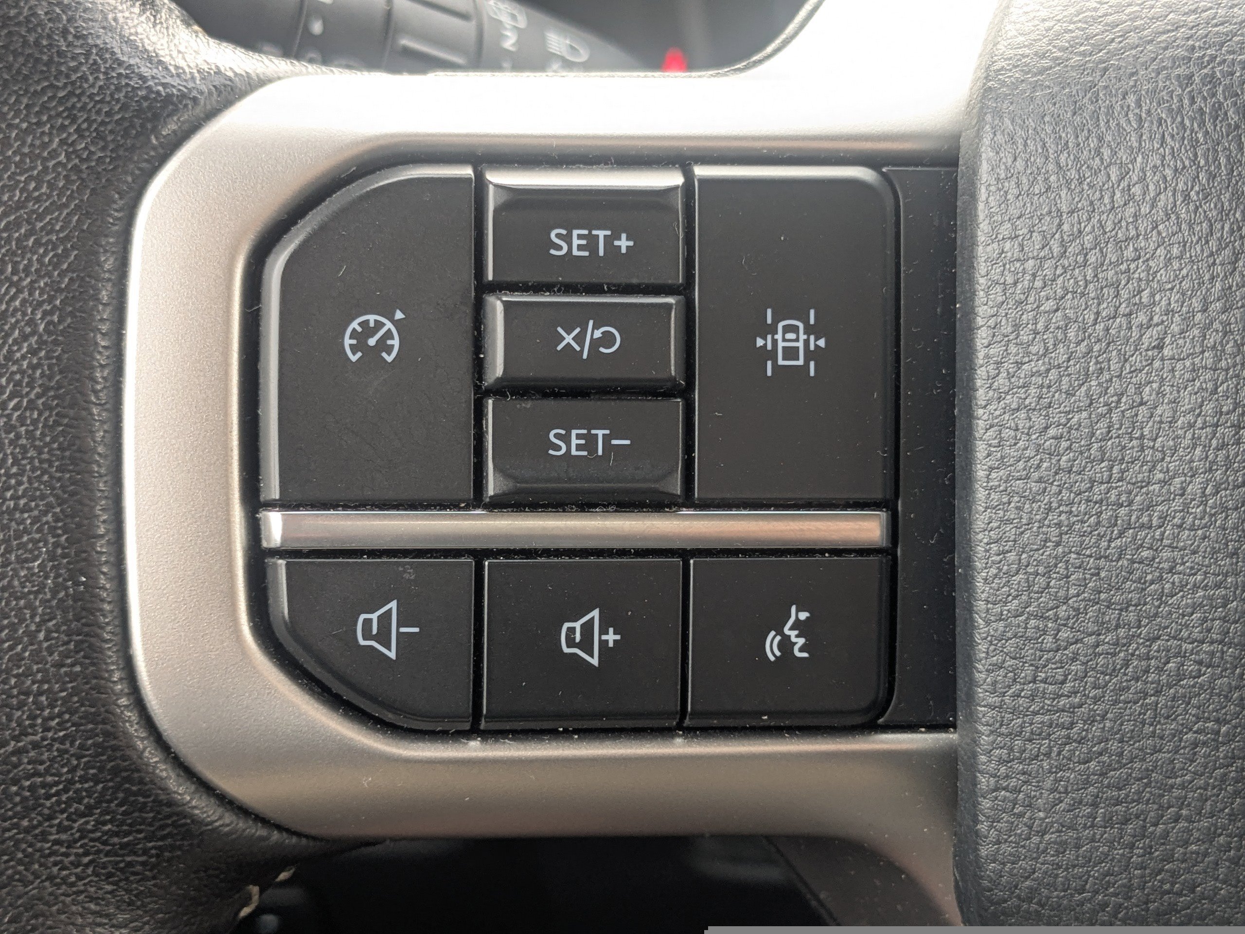 Certified 2024 Ford Expedition XLT image 28