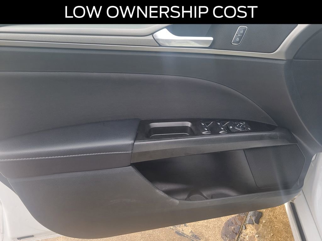 Certified 2017 Ford Fusion SE w/ Fusion SE Technology Package image 16