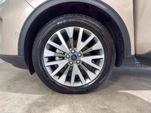 Certified 2020 Ford Escape Titanium w/ Titanium Premium Package 2.0 AWD/4WD image 8