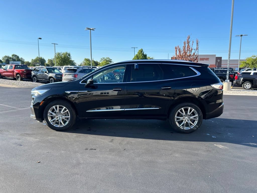 Used 2023 Buick Enclave Premium w/ Experience Buick Package AWD/4WD image 9