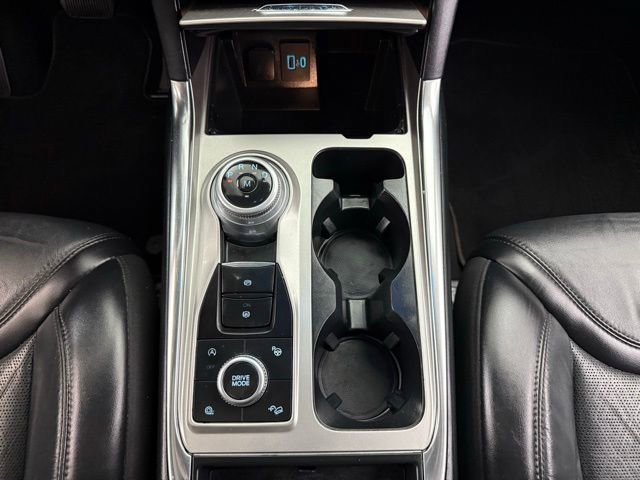 Certified 2020 Ford Explorer Platinum w/ Premium Technology Package image 32