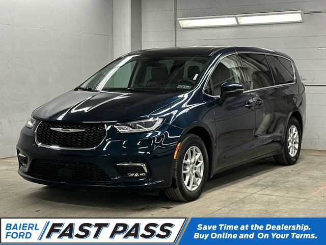 Used 2023 Chrysler Pacifica Touring-L