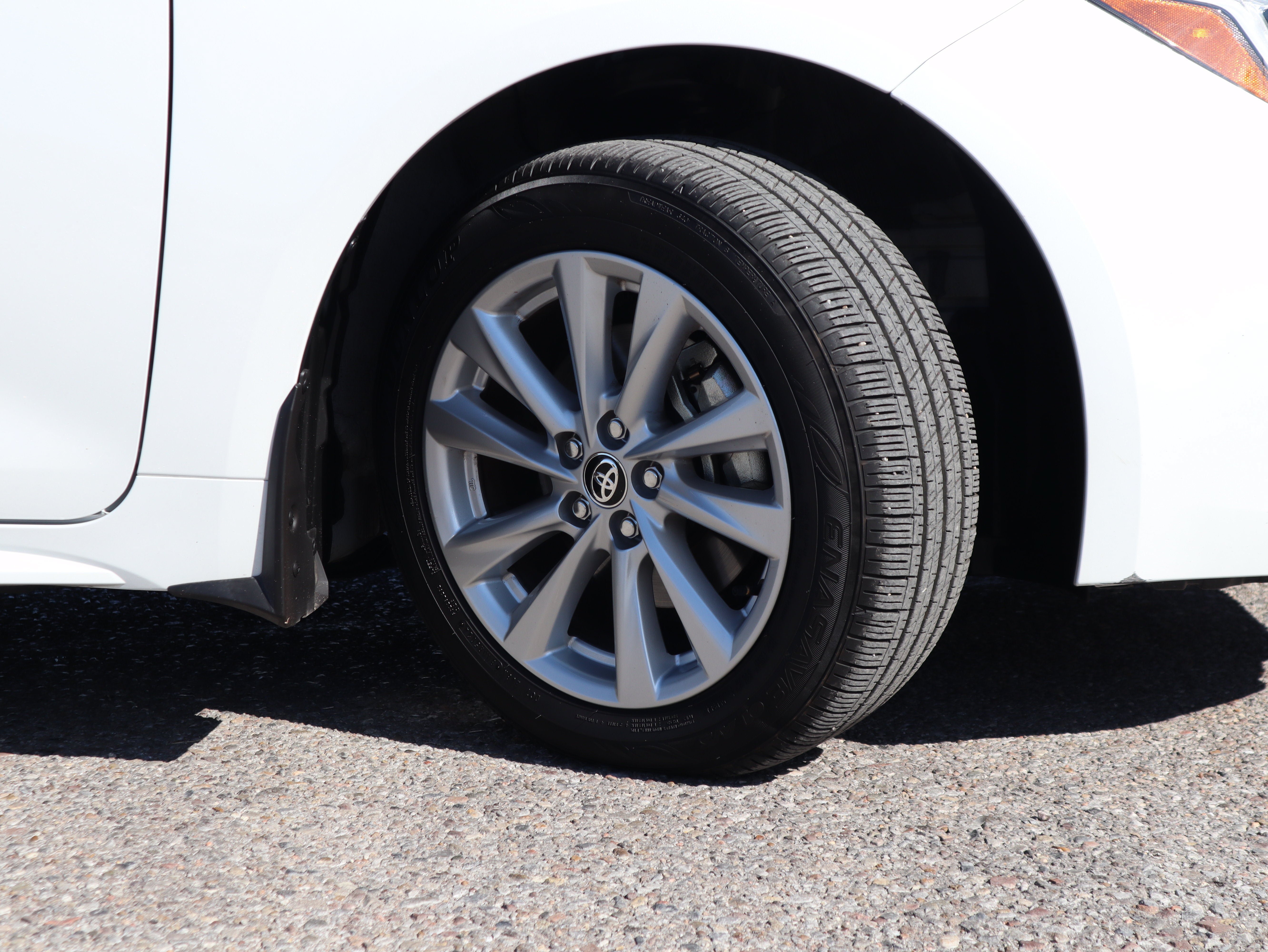 Used 2025 Toyota Corolla SE w/ SE Package FWD image 13