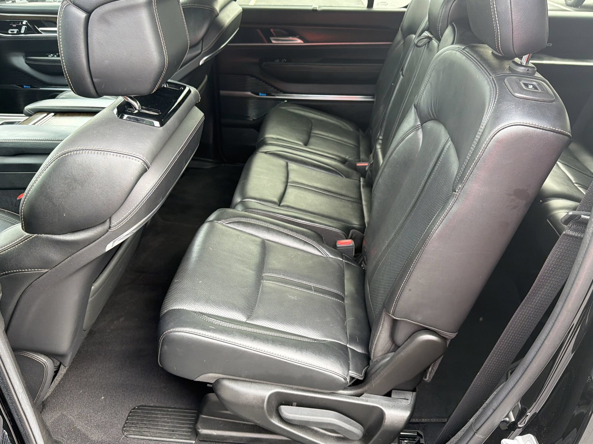 Used 2022 Jeep Grand Wagoneer Series I w/ Flexible Seating Group AWD/4WD image 39