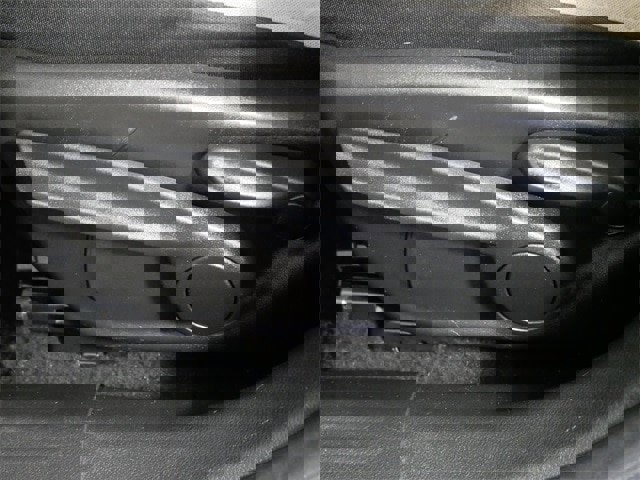 Used 2019 Jeep Renegade Sport image 16