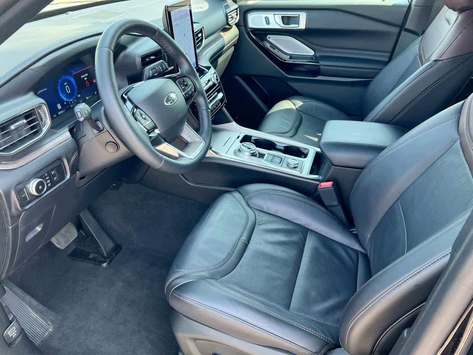 Certified 2023 Ford Explorer Platinum w/ Technology Package AWD/4WD image 10