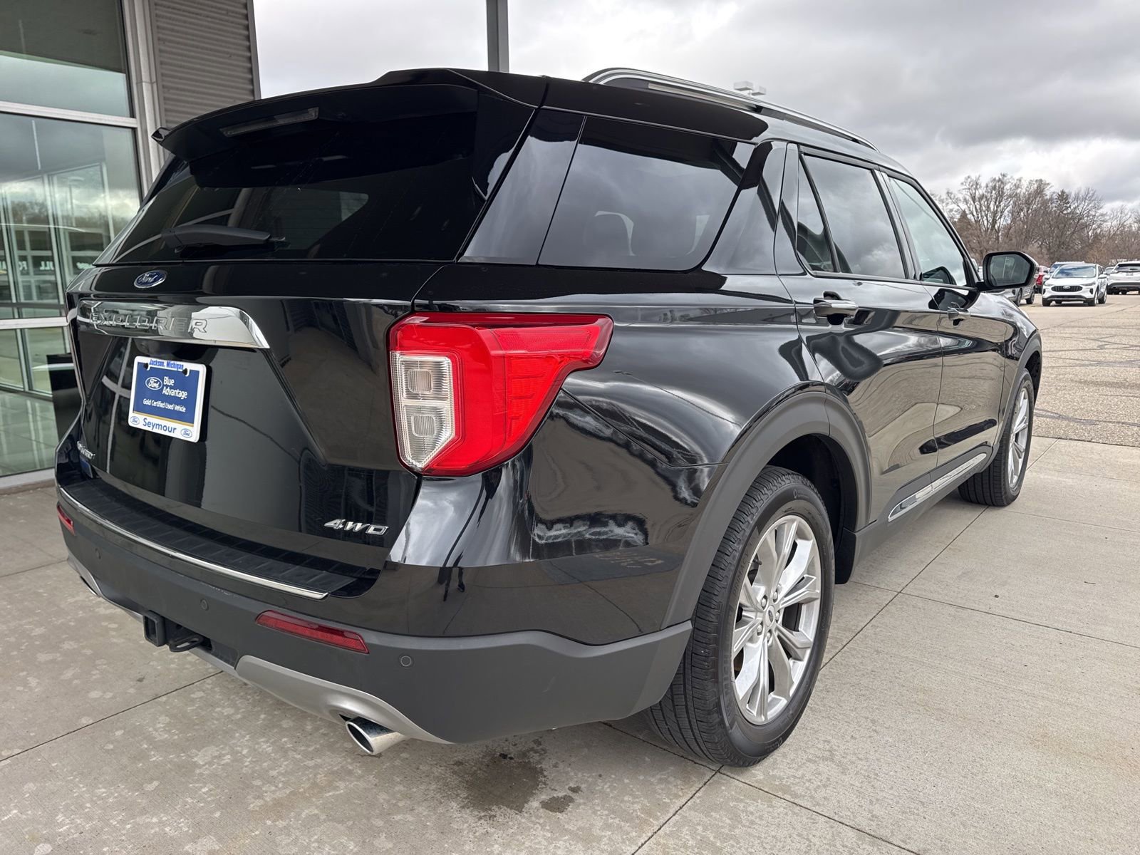 Certified 2024 Ford Explorer Limited w/ Limited Technology Package image 5