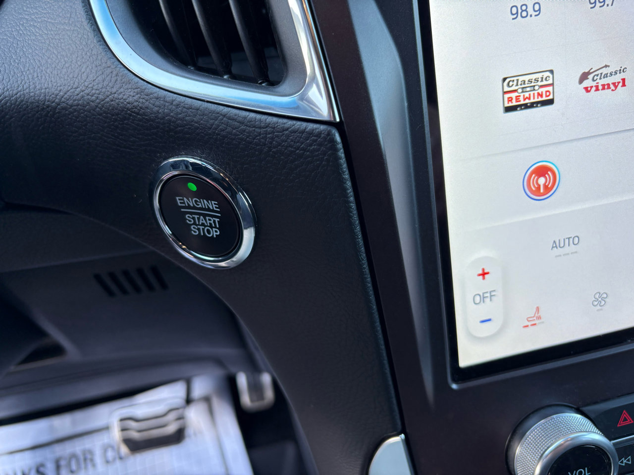 Certified 2021 Ford Edge ST image 35