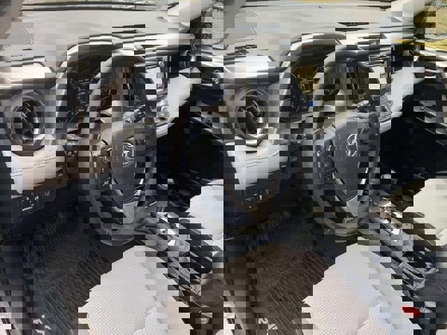 Used 2018 Toyota RAV4 XLE image 22