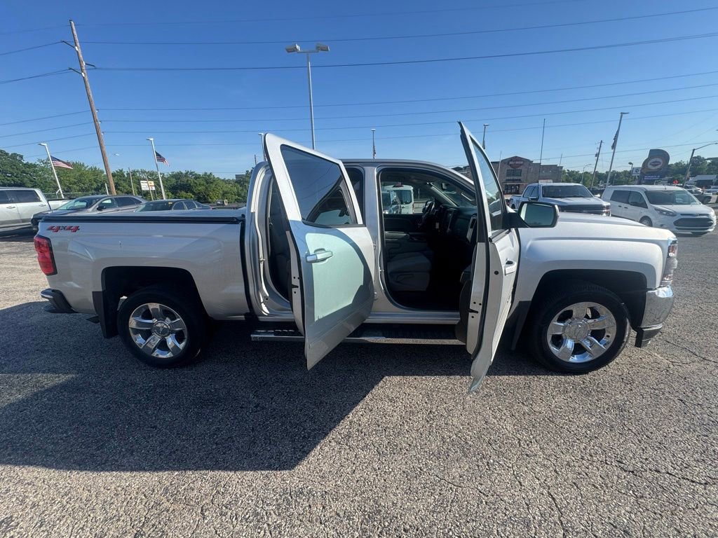 Used 2018 Chevrolet Silverado 1500 LT w/ LT Eassist Package AWD/4WD image 7