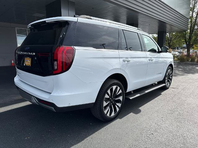 Certified 2025 Ford Expedition Platinum w/ Driver's Package AWD/4WD image 4
