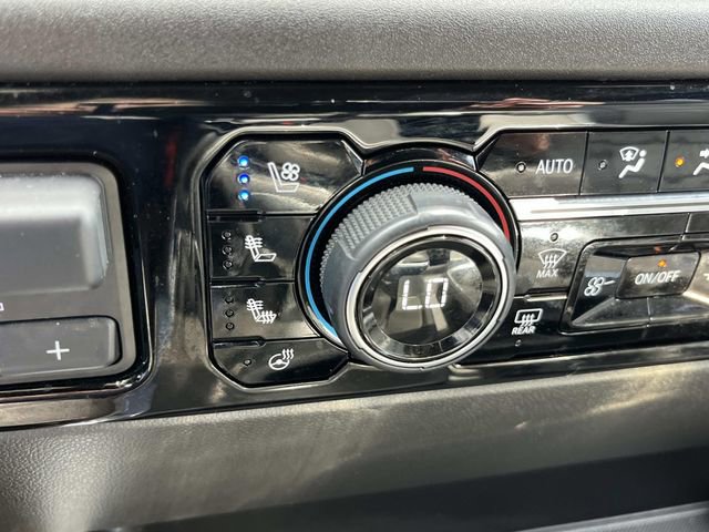 Used 2024 Chevrolet Silverado 1500 High Country w/ High Country Premium Package image 36