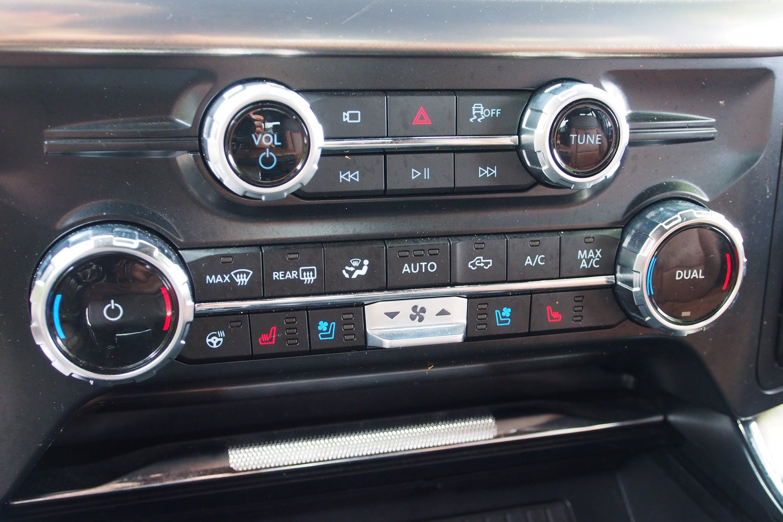 Certified 2025 Ford F150 King Ranch AWD/4WD image 26