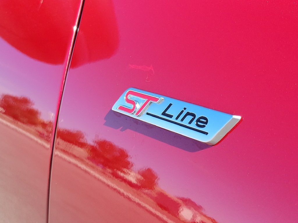 Certified 2023 Ford Escape ST-Line w/ Tech Pack #1 FWD image 6