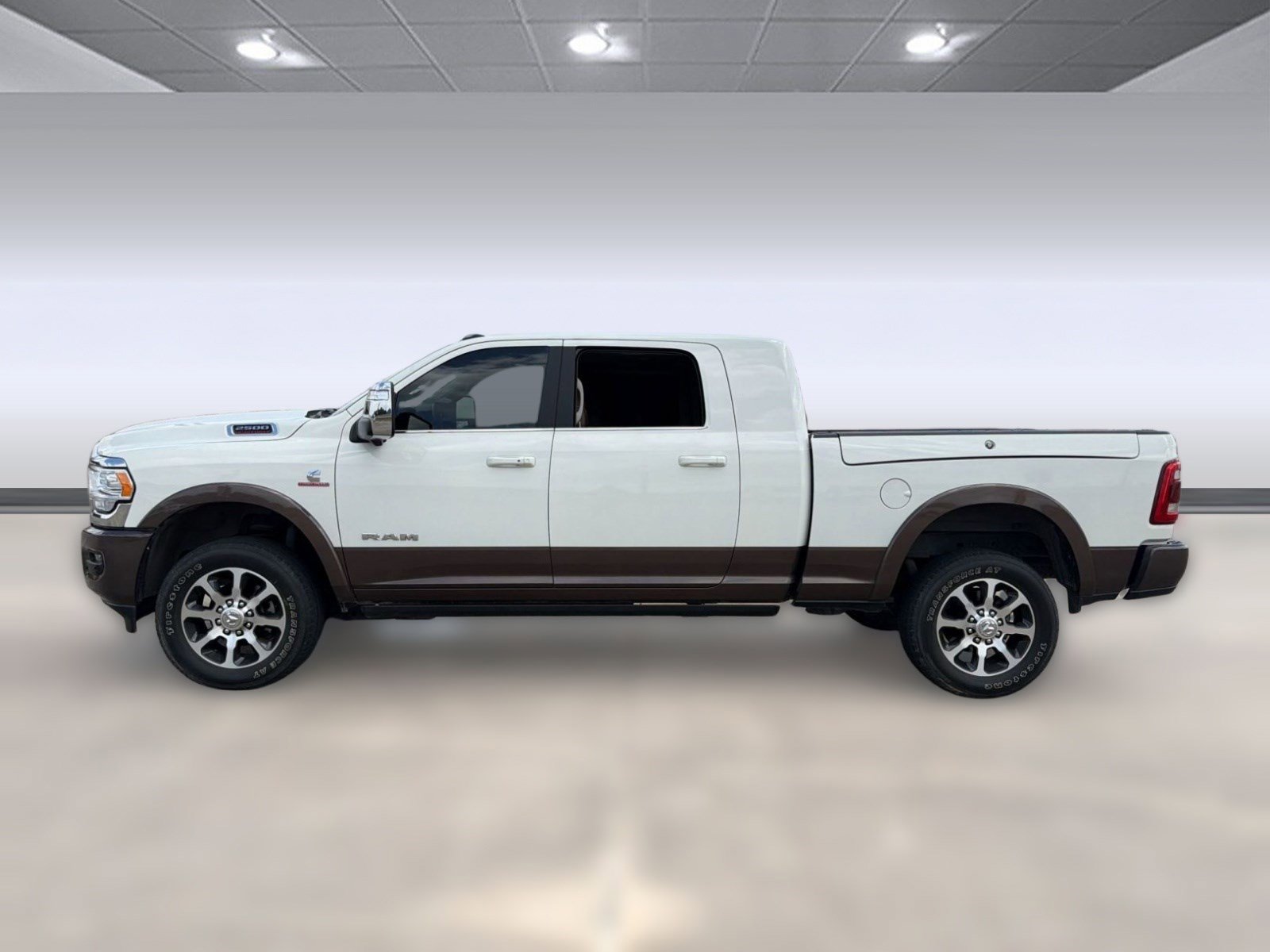 Used 2024 RAM 2500 Limited w/ Towing Technology Group AWD/4WD image 2