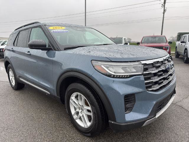 Certified 2025 Ford Explorer Active image 3