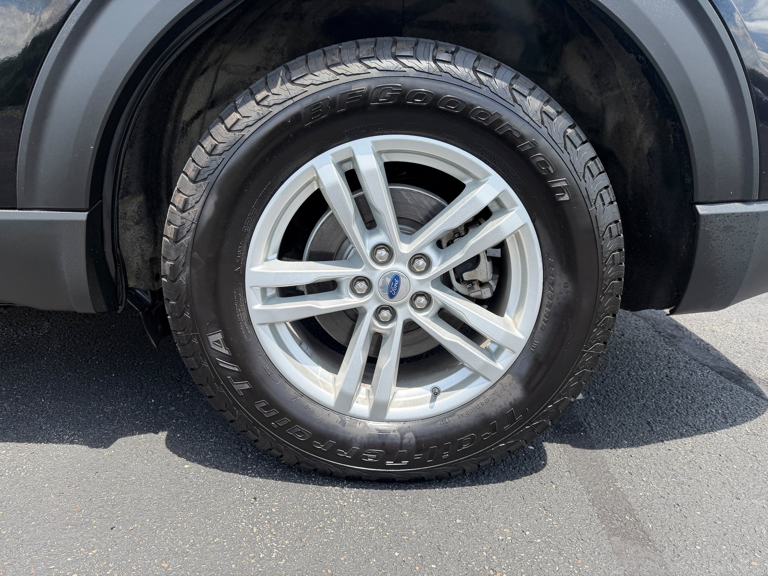 Certified 2022 Ford Explorer XLT w/ Equipment Group 202A AWD/4WD image 9