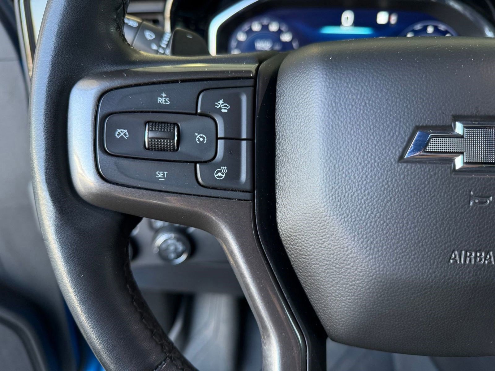 Used 2023 Chevrolet Silverado 1500 ZR2 w/ Technology Package AWD/4WD image 19