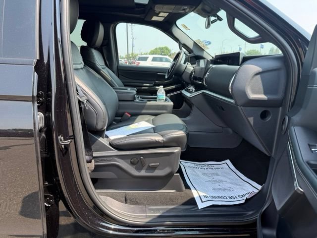 Certified 2026 Ford Expedition Max Platinum w/ Stealth Performance Package AWD/4WD image 13