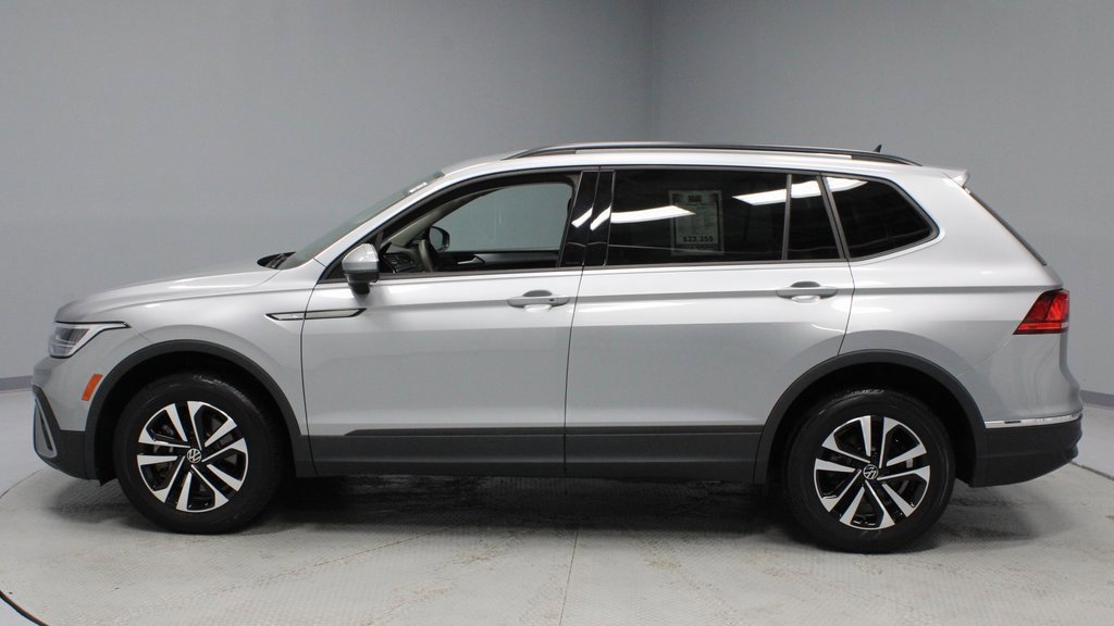 Used 2022 Volkswagen Tiguan S image 2